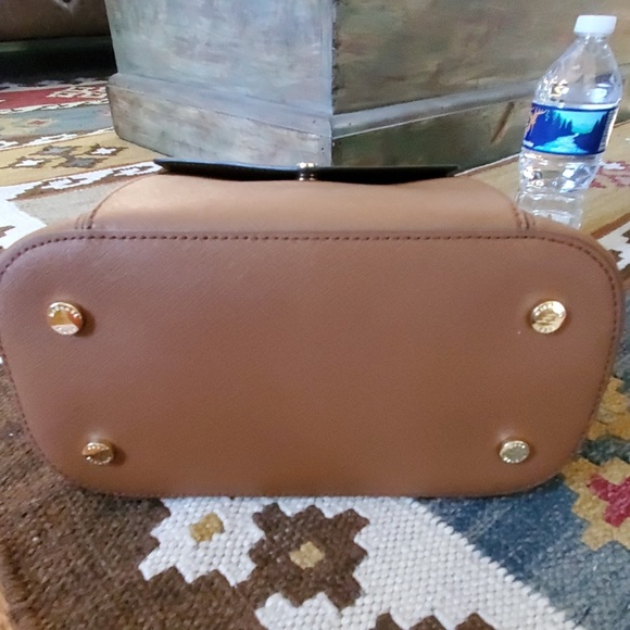 Michael Kors Jet Set Pocket Tote Luggage Bag - Picture 6 of 8